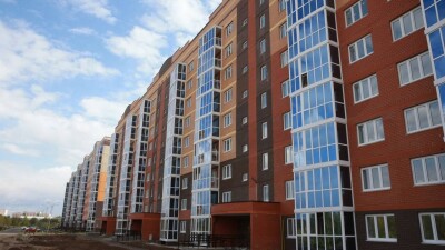 Атырауские дольщики, которые остались без жилья и денег, вышли на митинг у здания суда