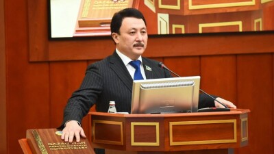 Депутат Аманжол Алтай: Если спросить у нашей молодёжи о кумирах, они назовут не погибшего пожарного, а Дикого Армана