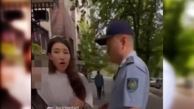 "Напал на девушку". Видео с полицейским прокомментировали в ДП Шымкента