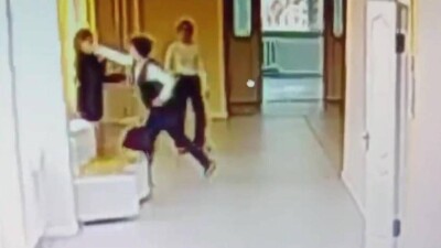 Сын акима избил школьницу в Павлодарской области: мать девочки оштрафовали