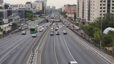 Можно ли не переходить на зимнюю резину до 1 декабря, если на улицах не будет снега