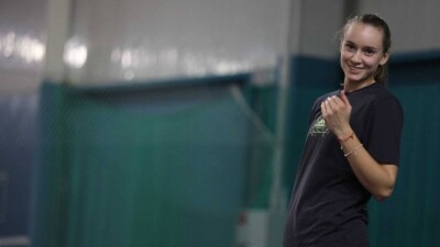 "Хочется побеждать везде". Елена Рыбакина провела пресс-конференцию в Алматы