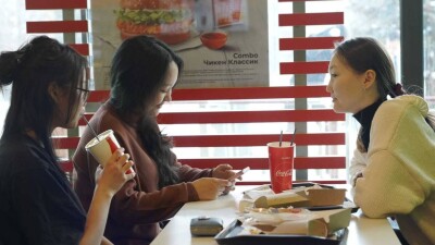 Бывшие рестораны McDonald's продолжают использовать российские продукты, но обещают перейти на местные