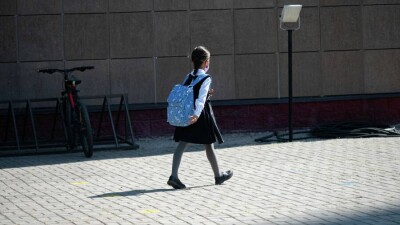 Семь кругов ада ради 37 тысяч тенге: легко ли на самом деле получить выплаты к школе?