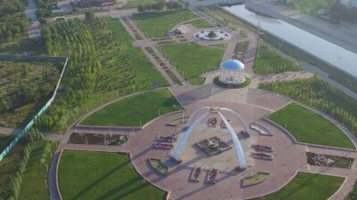 Акимат Актобе украшает фасады домов вместо строительства водостоков и арыков