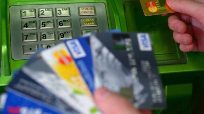 Астанчанин оставил в банкомате 1 млн тенге и лишился их