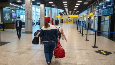 Число выбывших из страны казахстанцев увеличилось на 42%