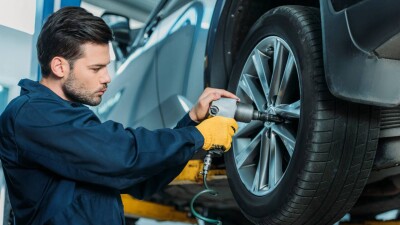 Казахстанцев начали штрафовать за летнюю резину на автомобилях