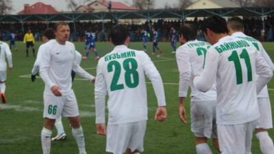 Фанаты футбольного "Атырау" хотят, чтобы за их клуб играли местные игроки