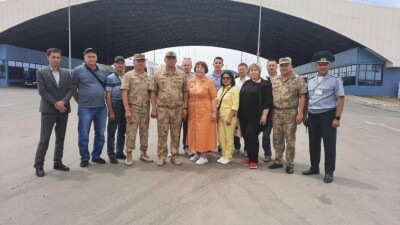 Автобусы с туристами будут быстрее проходить границу между Казахстаном и Кыргызстаном