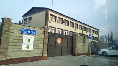 "Можно же работать дополнительно". Сотрудников котельной в Таразе заставили пасти овец и чистить коровники