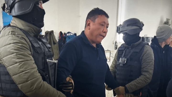 Антикор задержал журналиста Токбергена Абиева по подозрению в вымогательстве