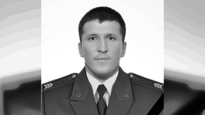 Спасатель погиб при тушении степного пожара в Карагандинской области