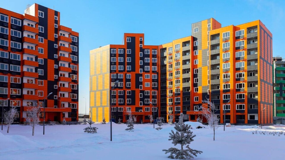 Алихан Смаилов посетил строящийся микрорайон в Gate City