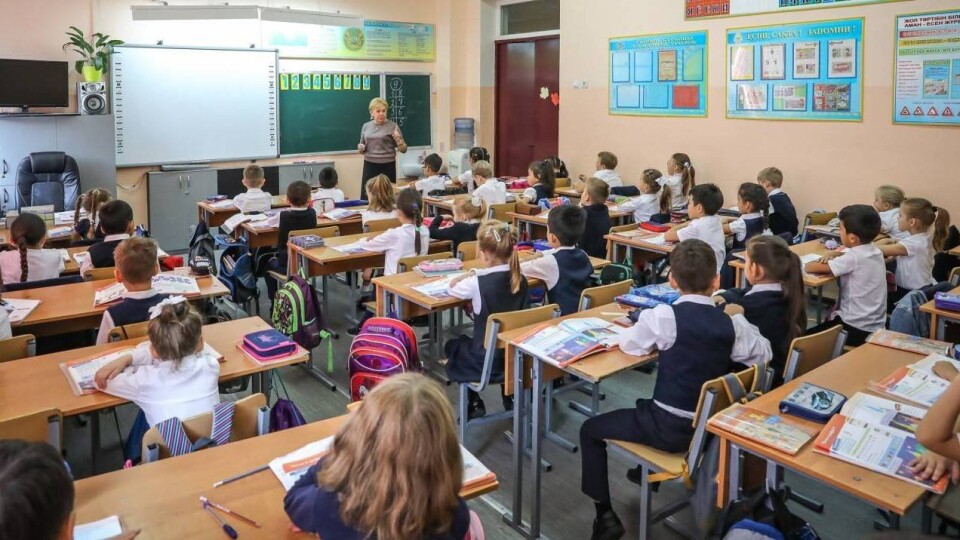 "Одного года мало, чтобы делать выводы". Эксперты поддержали продление следующего учебного года до 31 мая