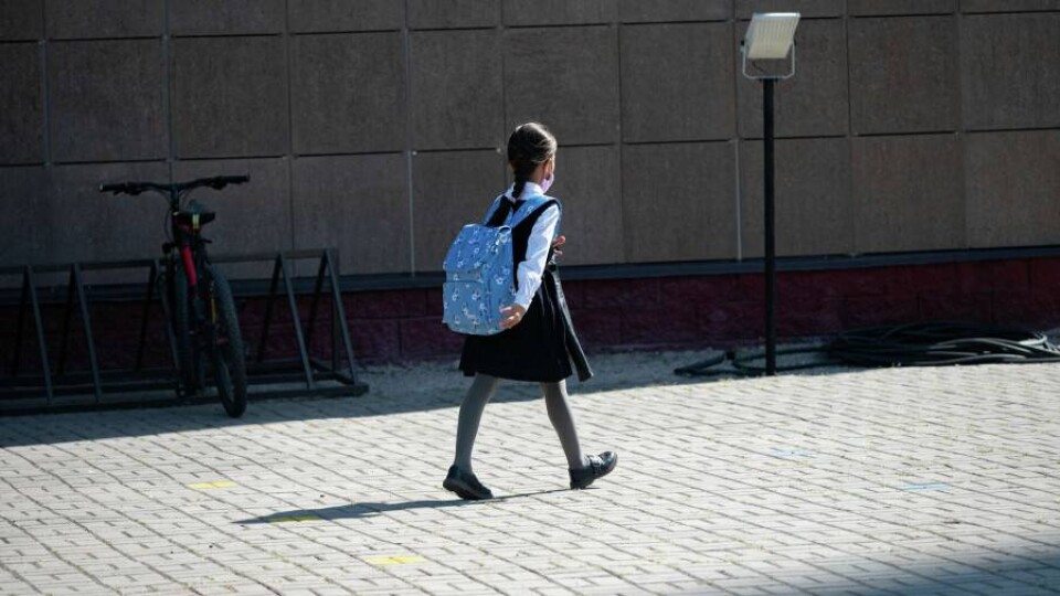 Семь кругов ада ради 37 тысяч тенге: легко ли на самом деле получить выплаты к школе?