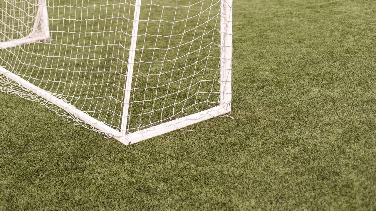 В Актау на девочку упали ворота: ребёнку предстоит перенести пластическую операцию