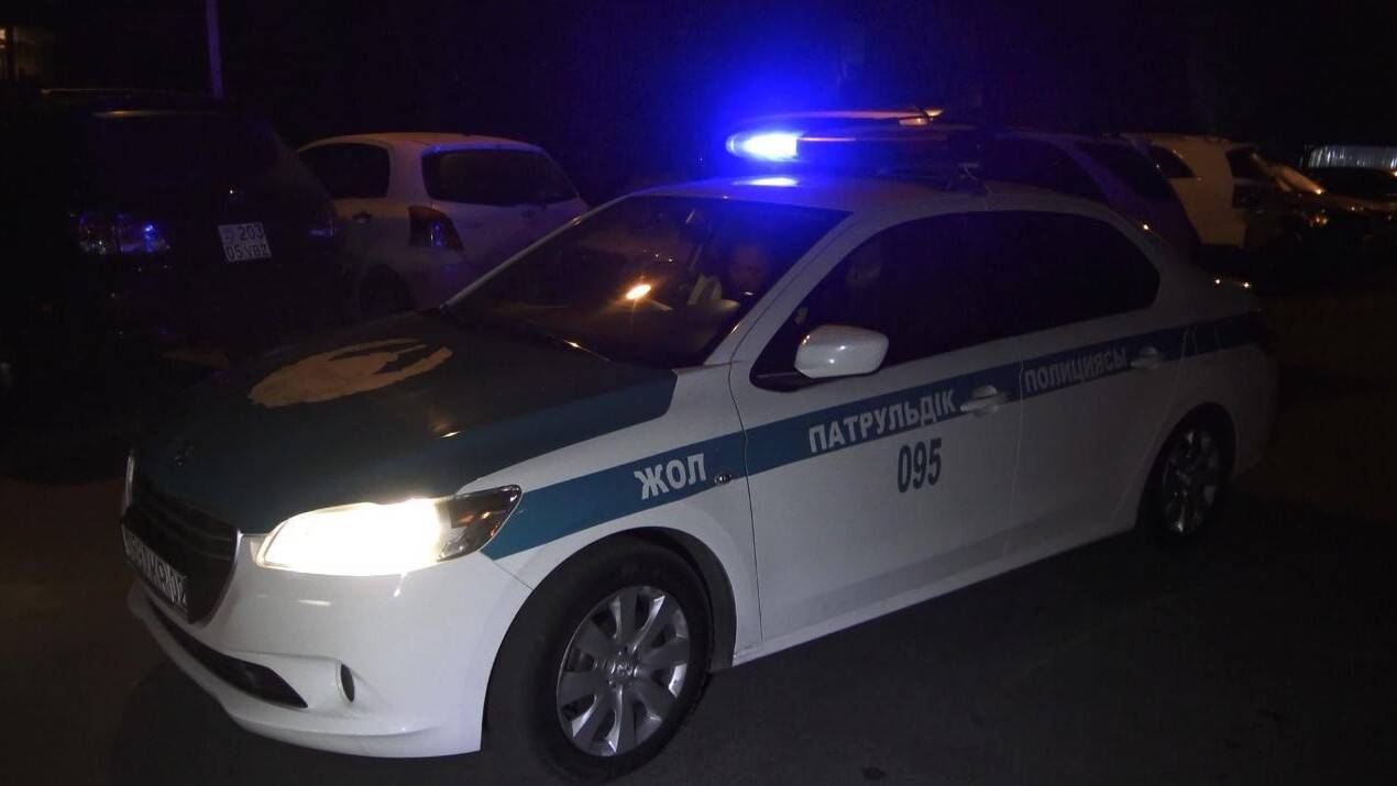 Более 100 курильщиков кальянов оштрафовали за ночь в Алматы