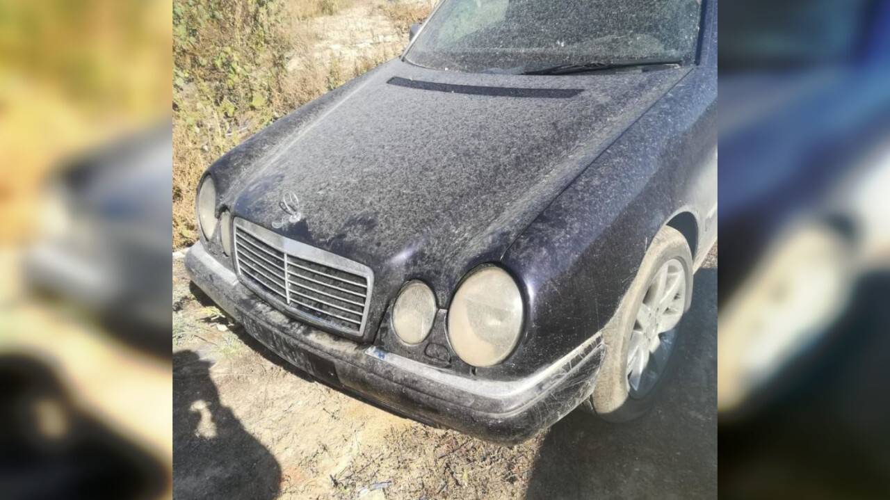 В Актобе мужчина нанял эвакуатор, чтобы украсть машину