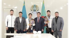Казахстанским чемпионам мира по боксу подарили трёхкомнатные квартиры