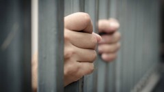 Участковому полиции в Атырау дали три года колонии за бездействие. По его вине погибли три человека