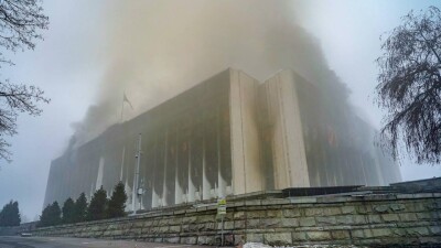 Президент: Провокаторы, призывавшие людей выходить на улицы в январе, и сейчас пытаются вести эту опасную игру