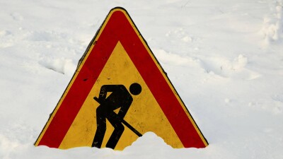 Республиканские трассы в трёх регионах Казахстана закрыли из-за метели и лавин
