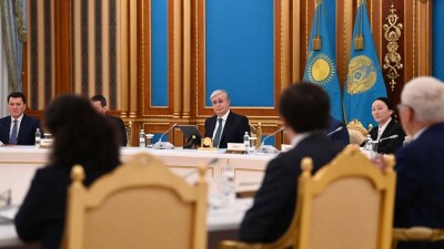 "Не имеют никакого отношения к науке". Президент высказался об излишке академиков в Казахстане