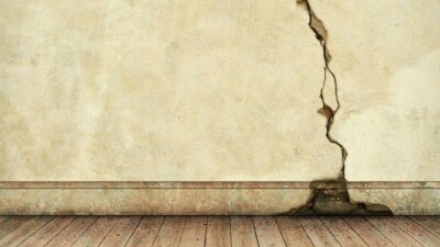 Новая многоэтажка трещит по швам в Шымкенте. Без жилья могут остаться 96 семей