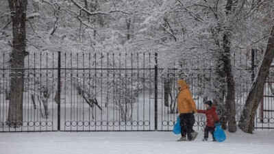 В столице учеников второй смены отпустили с уроков из-за непогоды