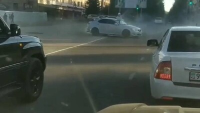 "Шумахеру" из Риддера выписали пять штрафов за дрифт посреди оживлённой улицы