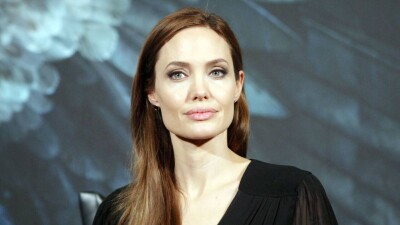 Анджелина Джоли ушла с должности спецпосланника ООН по делам беженцев