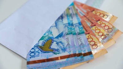 500 тысяч тенге отдала мошеннице учительница за помощь в получении гранта в Актобе