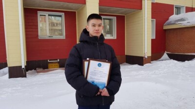 Подростков, обезоруживших школьника с топором, наградили в Петропавловске