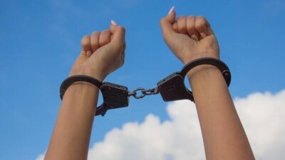 Спортсменка и мастер маникюра выдумали больного ребёнка и обманули известную блогершу