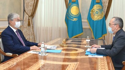 Председатель АФМ доложил Токаеву о борьбе с финансовыми пирамидами и рейдерством