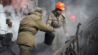 Более 60 военнослужащих помогают устранять последствия пожара на ТЭЦ-1 в Семее