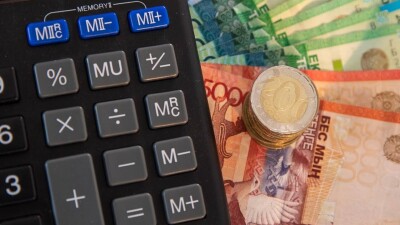 Токаев подписал закон, восстанавливающий действие розничного налога для разных сфер