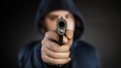 Двое грабителей отняли более миллиона тенге у кассира МФО