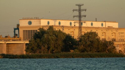 Плотину Каховской ГЭС подорвали в Украине. Могут погибнуть тысячи людей, идёт массовая эвакуация