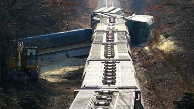 Крушение поезда в Нидерландах: один человек погиб, не менее 30 пострадали
