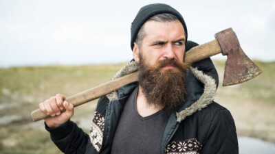 Из Казахстана выдворили россиян, которые переходили границу с топорами