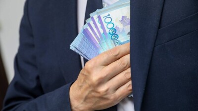 Чиновник в ВКО специально устраивал экологические рейды, чтобы брать взятки