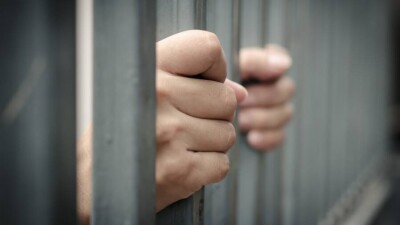 Участковому полиции в Атырау дали три года колонии за бездействие. По его вине погибли три человека