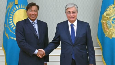 Касым-Жомарт Токаев встретился с председателем правления "АрселорМиттал"