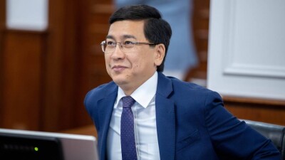 "Нельзя заставлять детей читать". Министр просвещения рассказал, как научить ребёнка любить книги