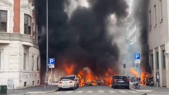 "Чёрное облако над городом". Взрыв прогремел в центре Милана