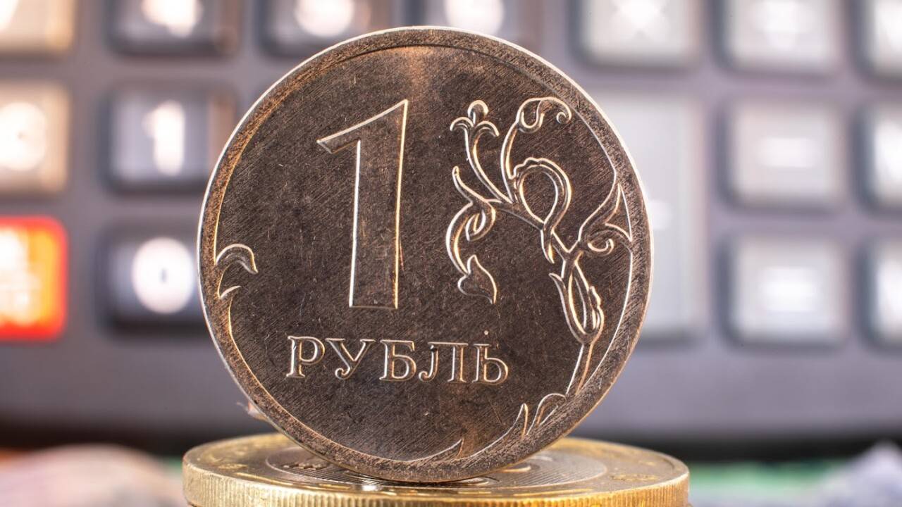 Нацбанк установил официальный курс рубля в Казахстане на 27 апреля