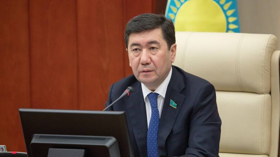 Ерлан Кошанов: Общественная палата при мажилисе нужна, чтобы люди не выходили на улицы