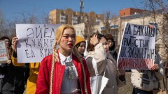 "Молчанием можно убить". Как в Астане прошёл марш против насилия в отношении женщин